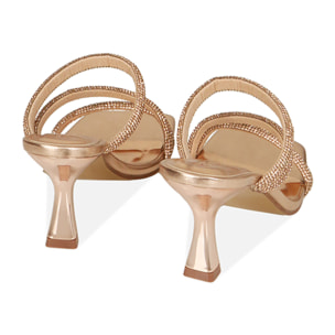 Mules dorados con pedrería, tacón 7,5 cm
