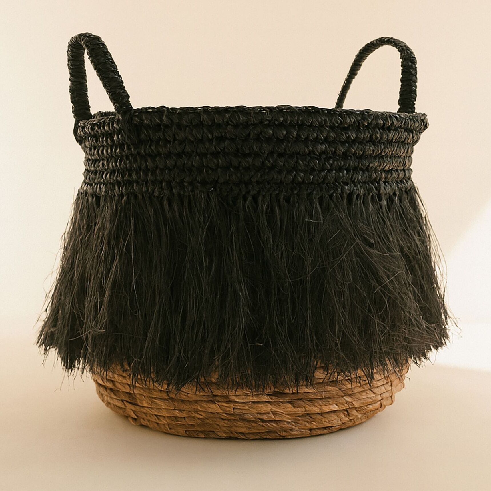 Panier à franges en raphia noir avec anses 36cm TYM