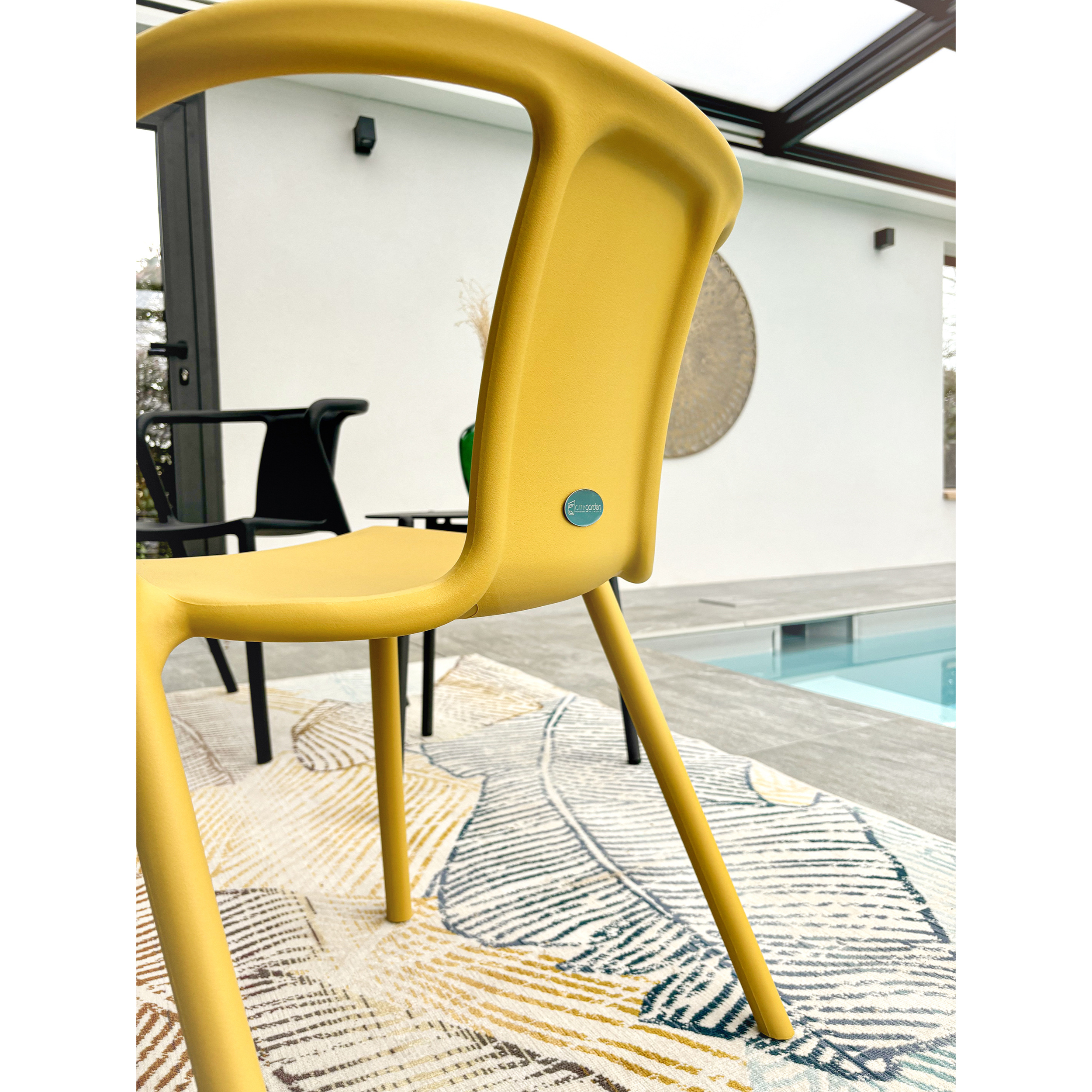 DIEGO - Lot de 2 fauteuils de jardin empilables, polypropylène jaune moutarde