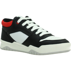 Zapatillas Niño de la marca GEOX  modelo J PERTH BOY NEGRO