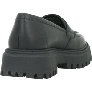 Zapatos Niña de la marca GEOX  modelo J MAQUINNENS GIRL NEGRO