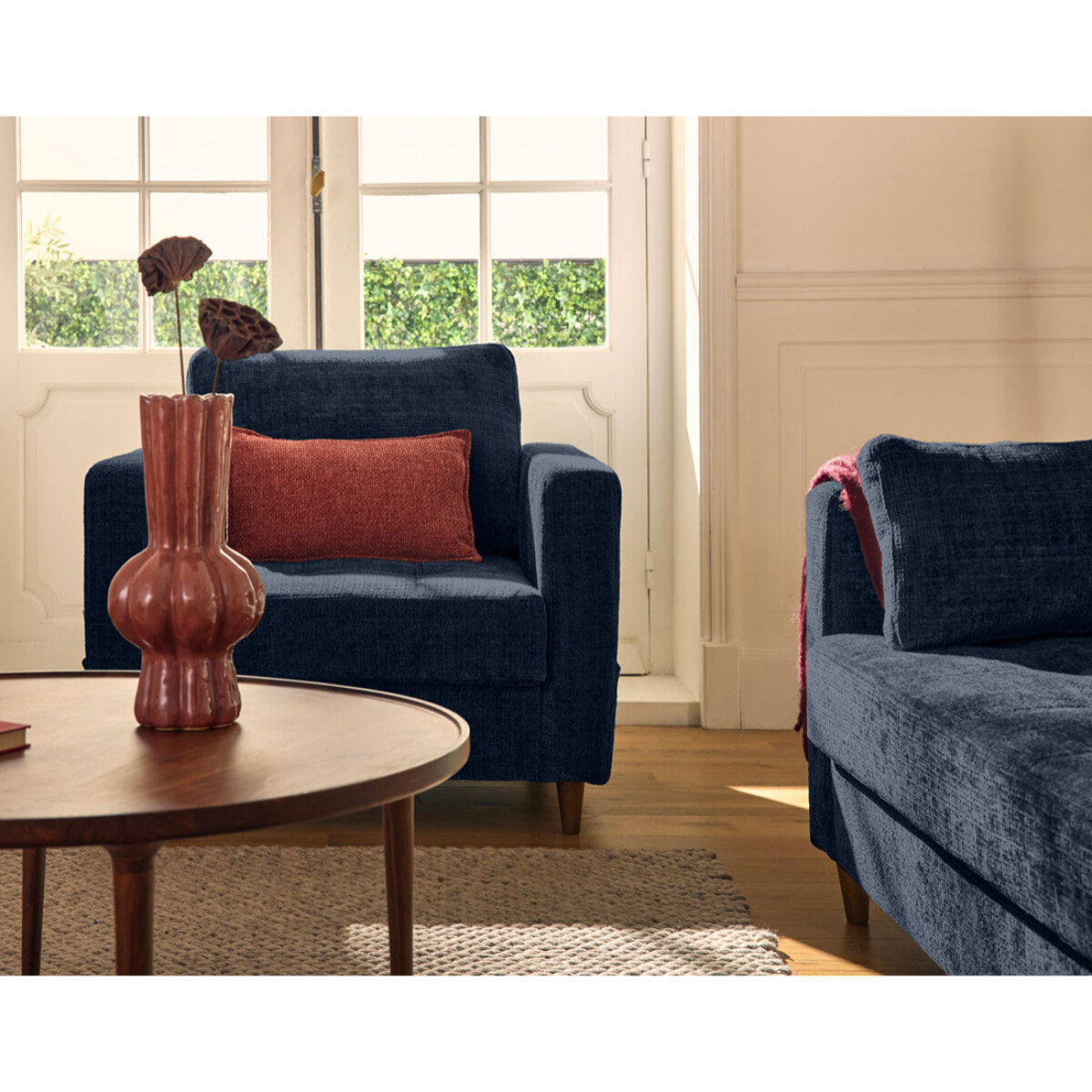 Anna - fauteuil avec poche en velours texturé - pieds en bois - Bleu