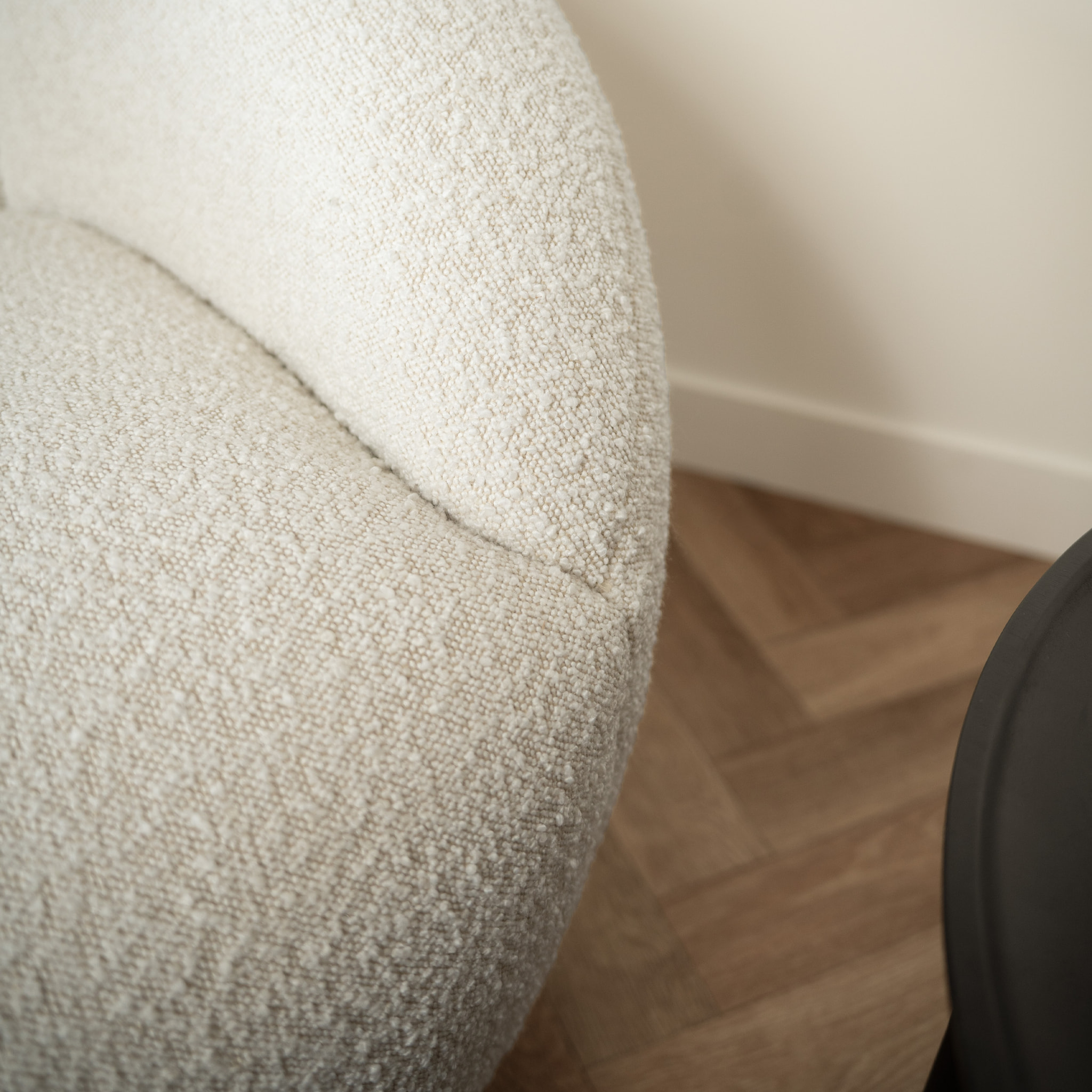 Fauteuil pivotant Ysé en tissu bouclé blanc