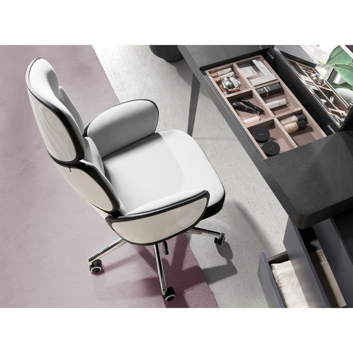 Silla Angel Cerdá oficina giratoria con asiento tapizado en tela gris claro y respaldo de pvc blanco acabado brillo con reposabrazos 64x69x118cm