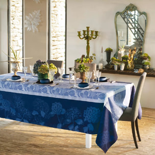 Nappe anti tache pur coton bio motif jacquard Hortensias bleu