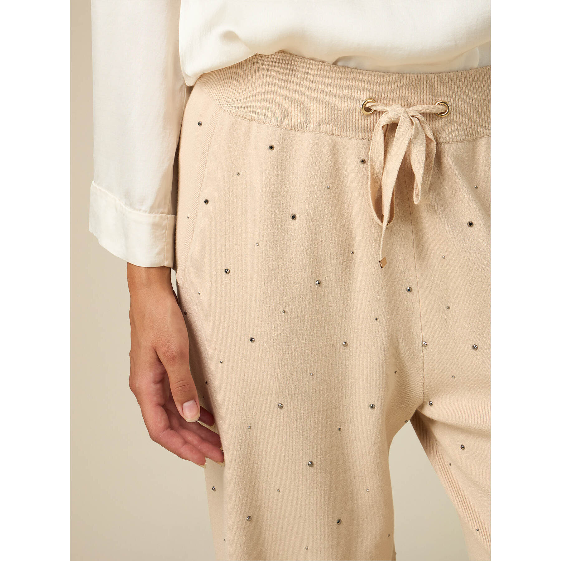 Oltre - Pantalones de punto con tachuelas - Beige