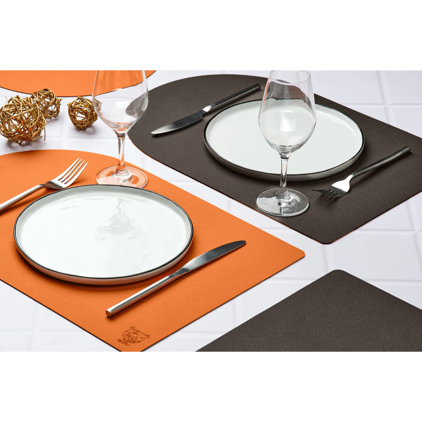Set de table rectangovale réversible - 6 pièces - Cuir recyclé orange et chocolat