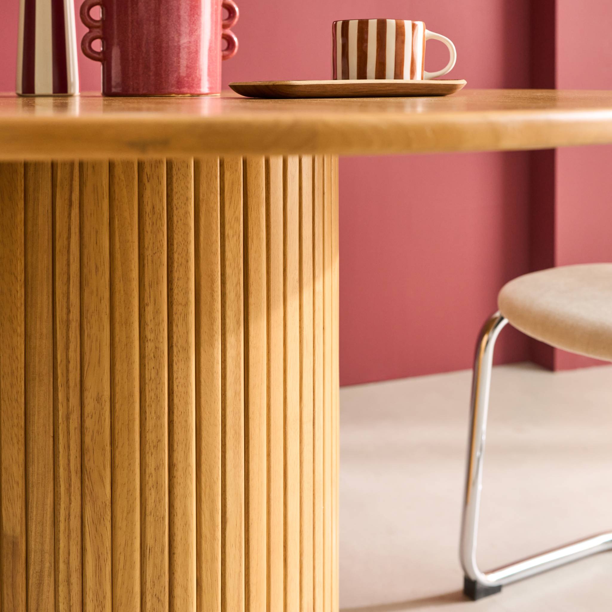 Table à manger ronde bois d'hévéa et placage chêne 4 places ESTELLE