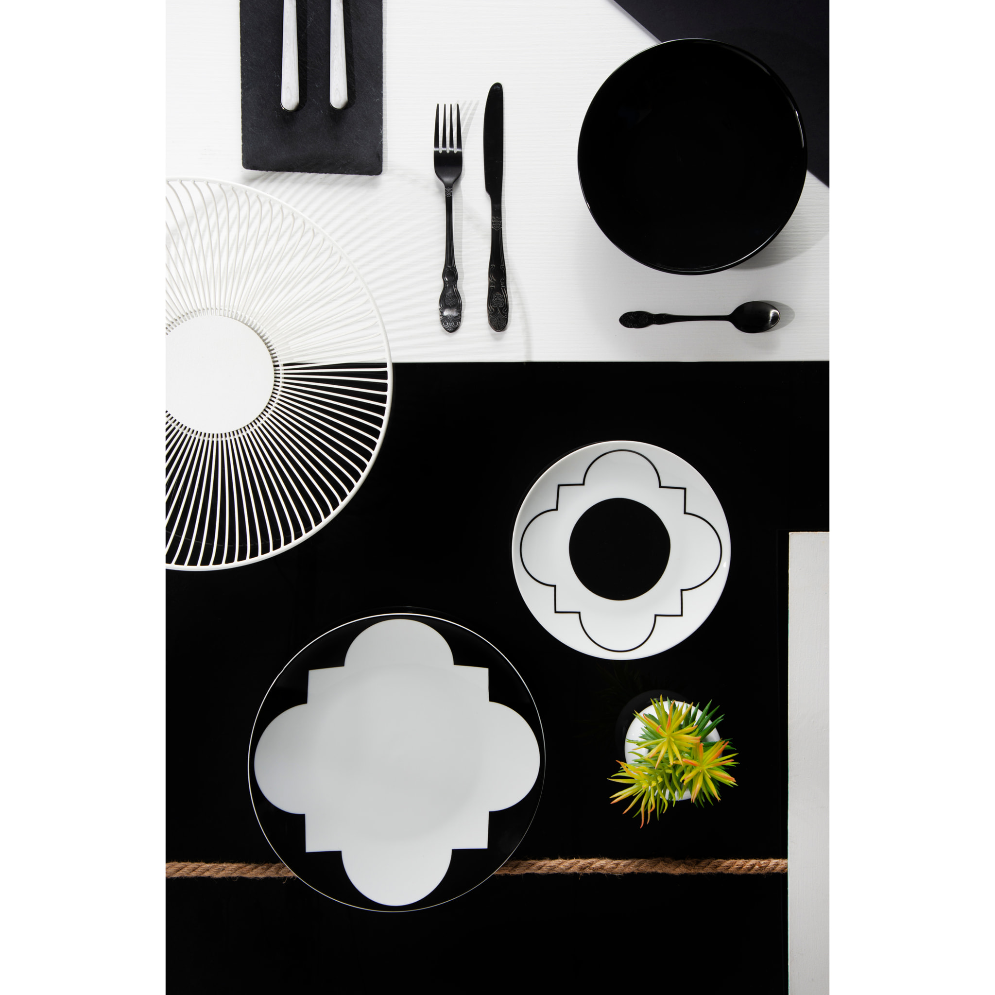 Servizio piatti 18 pezzi Excelsa Agorà, porcellana e stoneware, bianco e nero