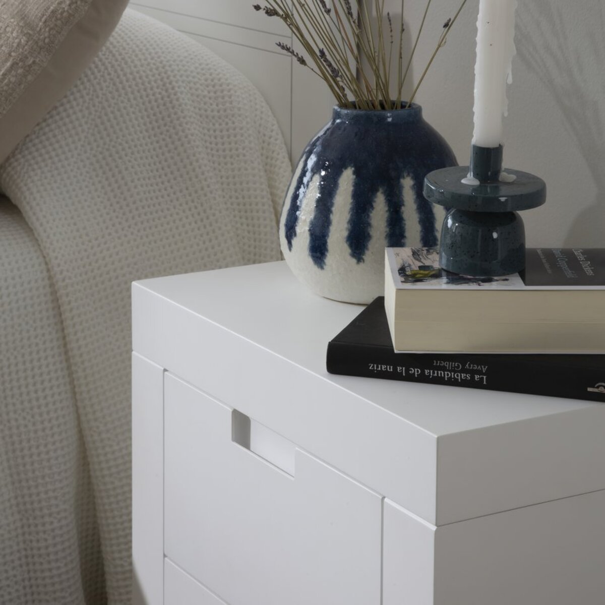 Table de chevet Sisal -bois massif et panneau de mdf-couleur laqué blanc mat 52 x 55 x 37 cm