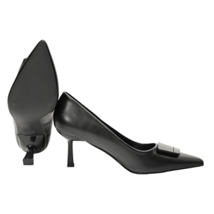 Decolletè in simil pelle con applicazione