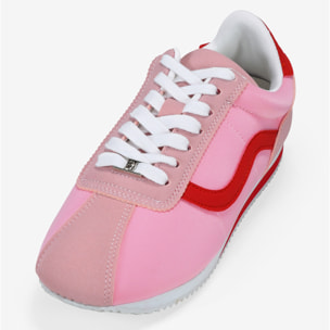 Zapatillas deportivas rosas con cordones