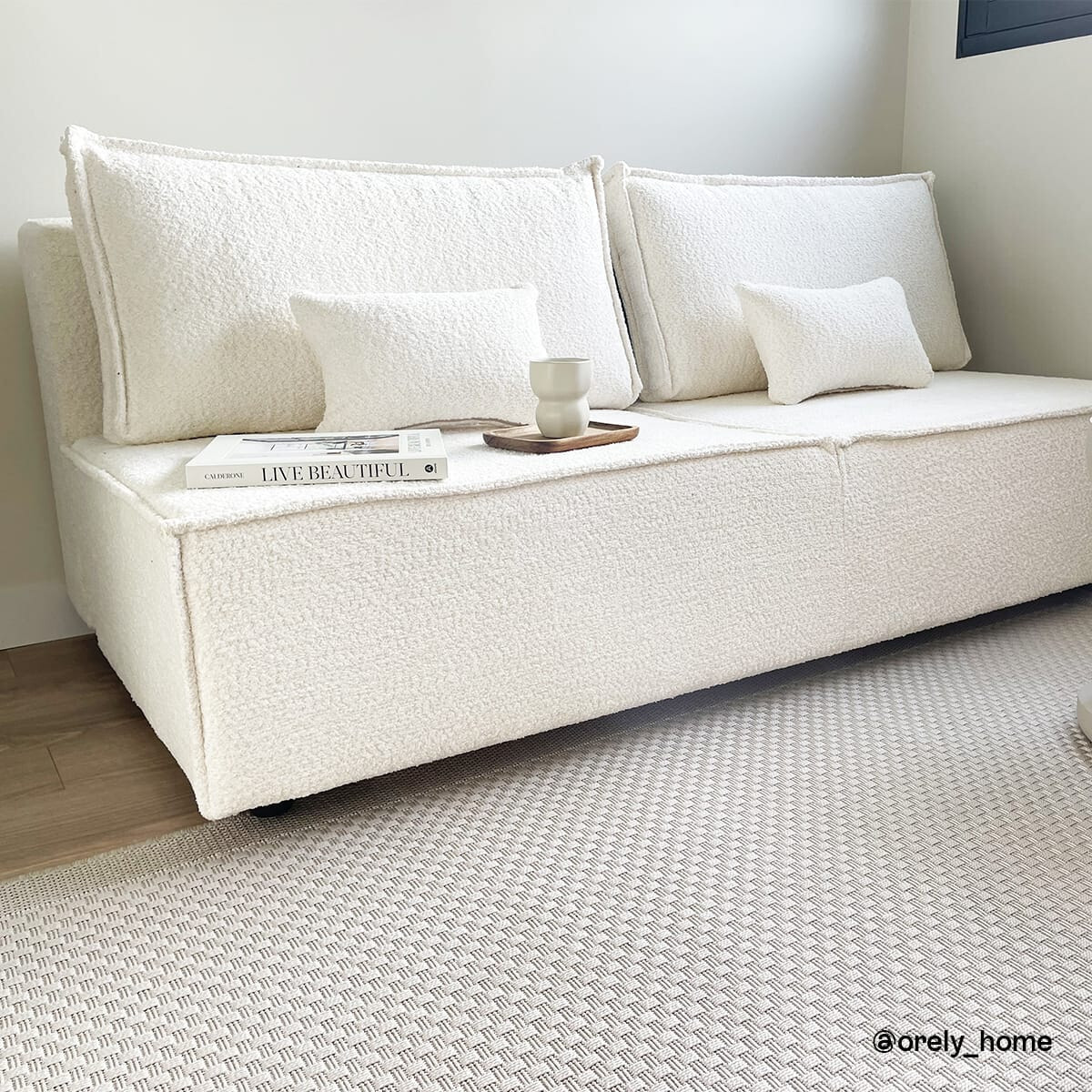 Canapé convertible 3 places en tissu bouclé - MILLA