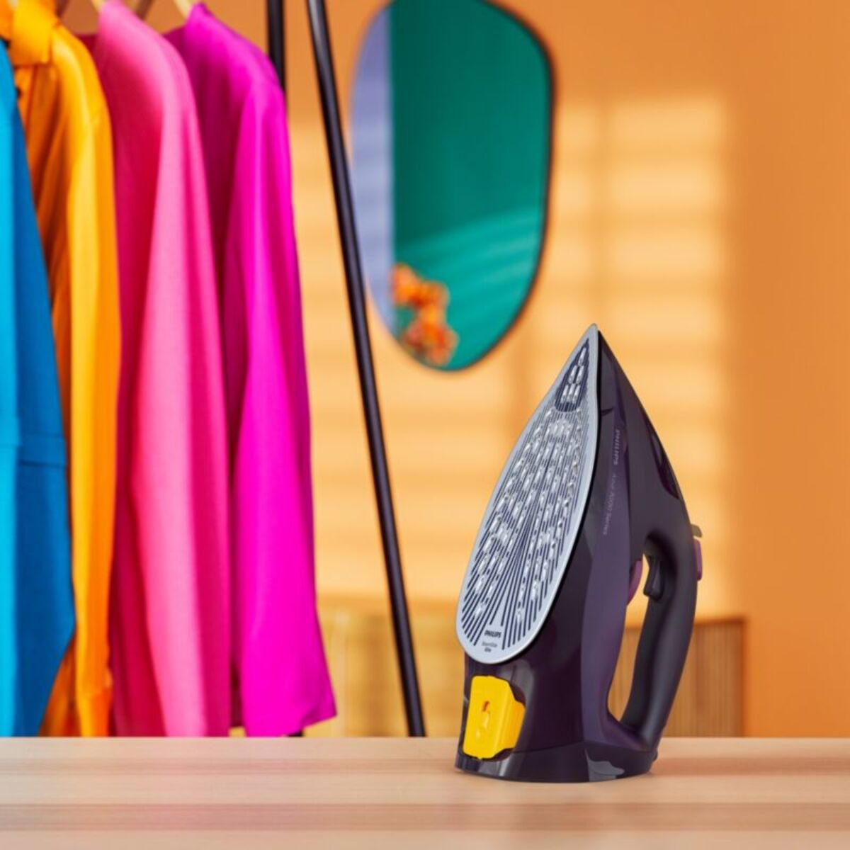 Fer à repasser PHILIPS DST7061/30 fer à vapeur violet et noir