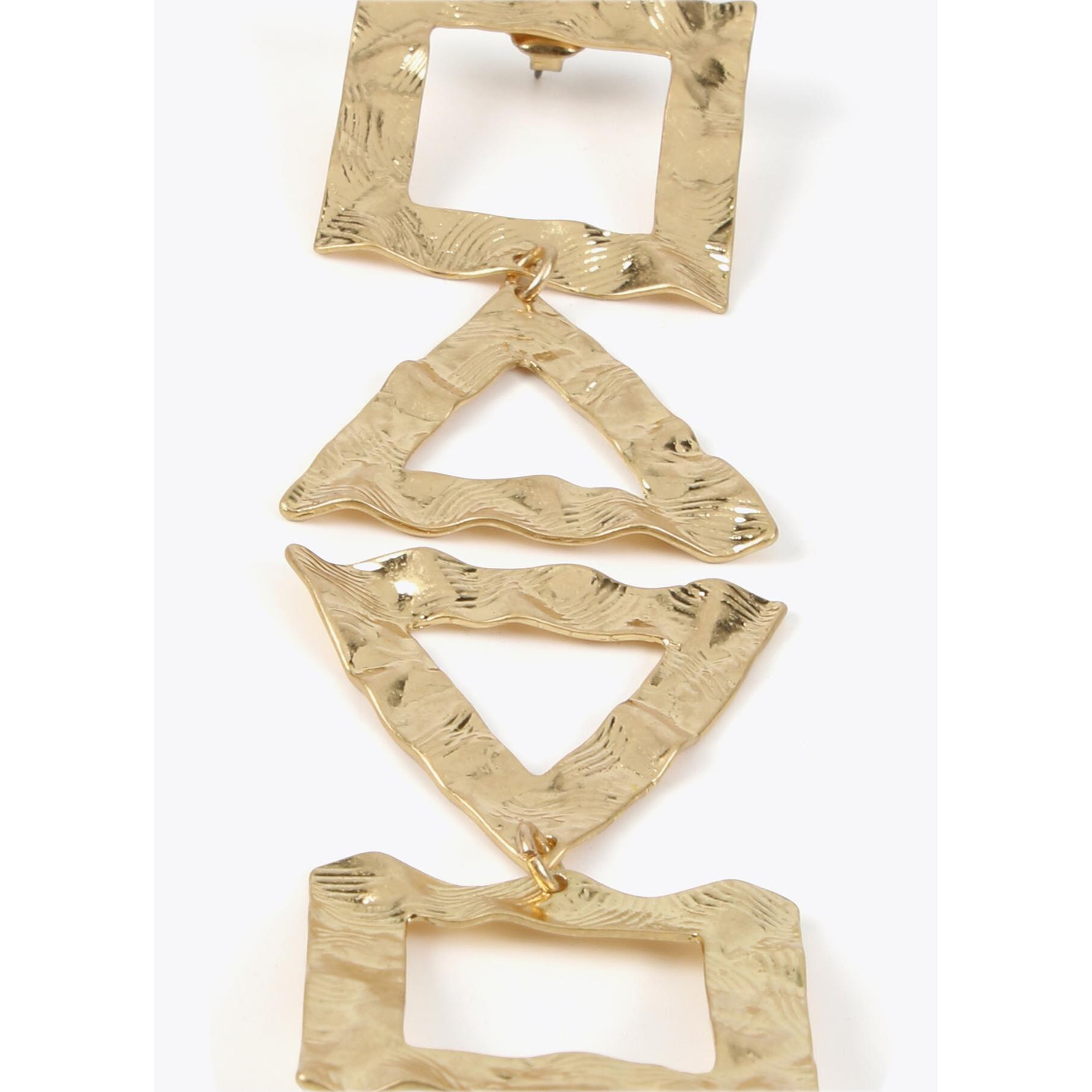 Orecchini dorati con figure geometriche