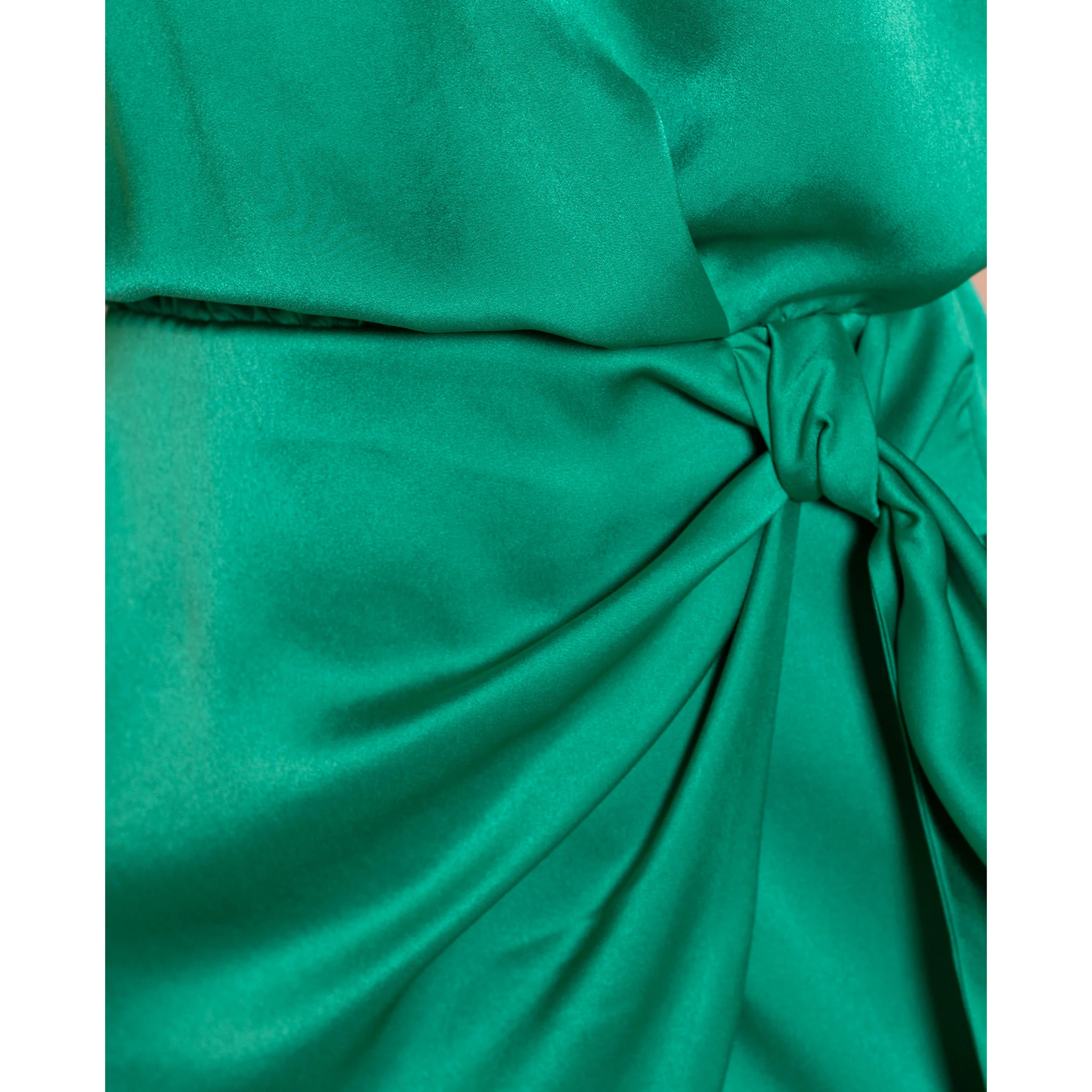 Vestido corto asimétrico invitadas