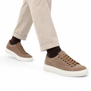 Sneakers stringate in vera pelle scamosciata