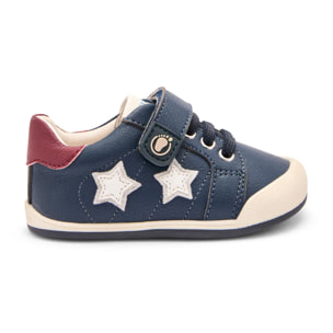 Sneakers per neonati con design rispettoso e stampa a stella