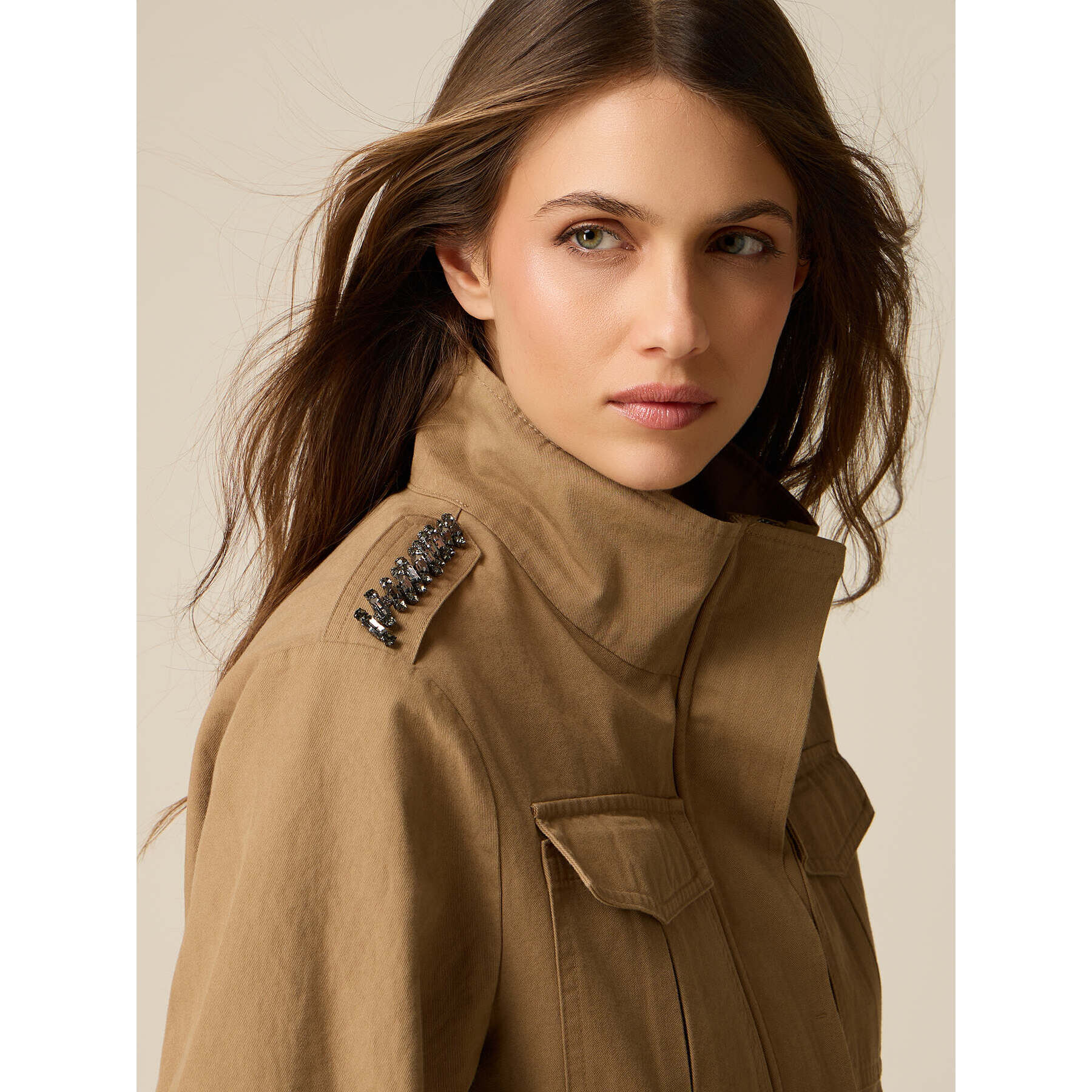 Oltre - Giubbotto in cotone con dettaglio gioiello - Marrone