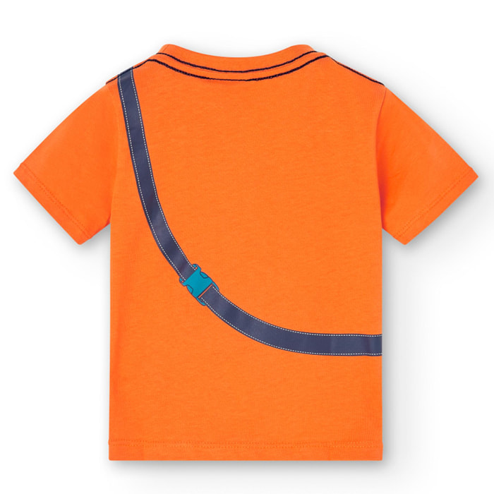 Camiseta en naranja con mangas cortas y dibujo frontal