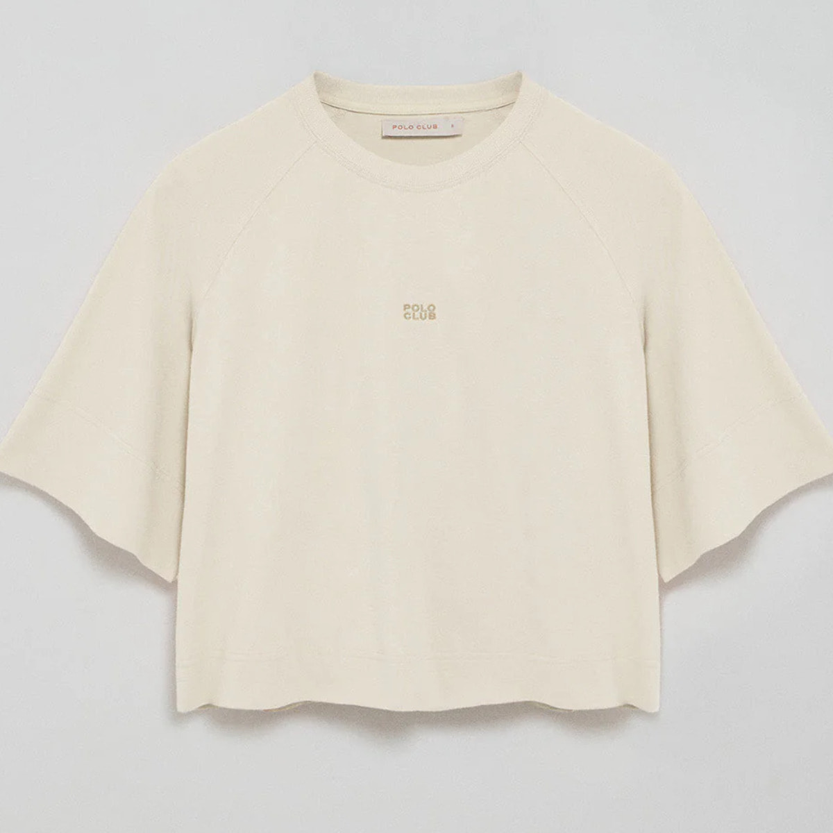 Camiseta color crudo Danae con logo bordado