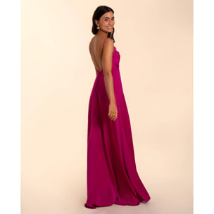 Vestido largo escote recto con abertura