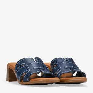 Sandalias destalonadas azules en piel con tacón