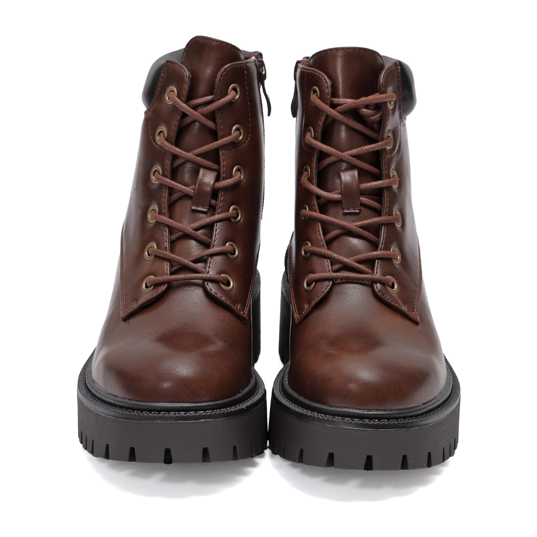 Anfibi in simil pelle con stringhe