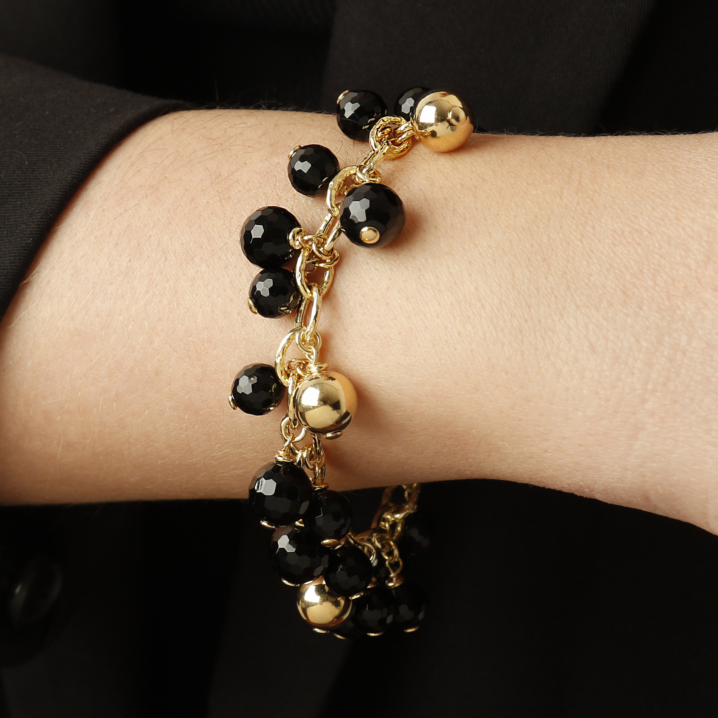 Bracciale Catena Rolo Martellata in Argento 925 placcato Oro Giallo 18kt con Ciondoli in Onice Nero Sfaccettato