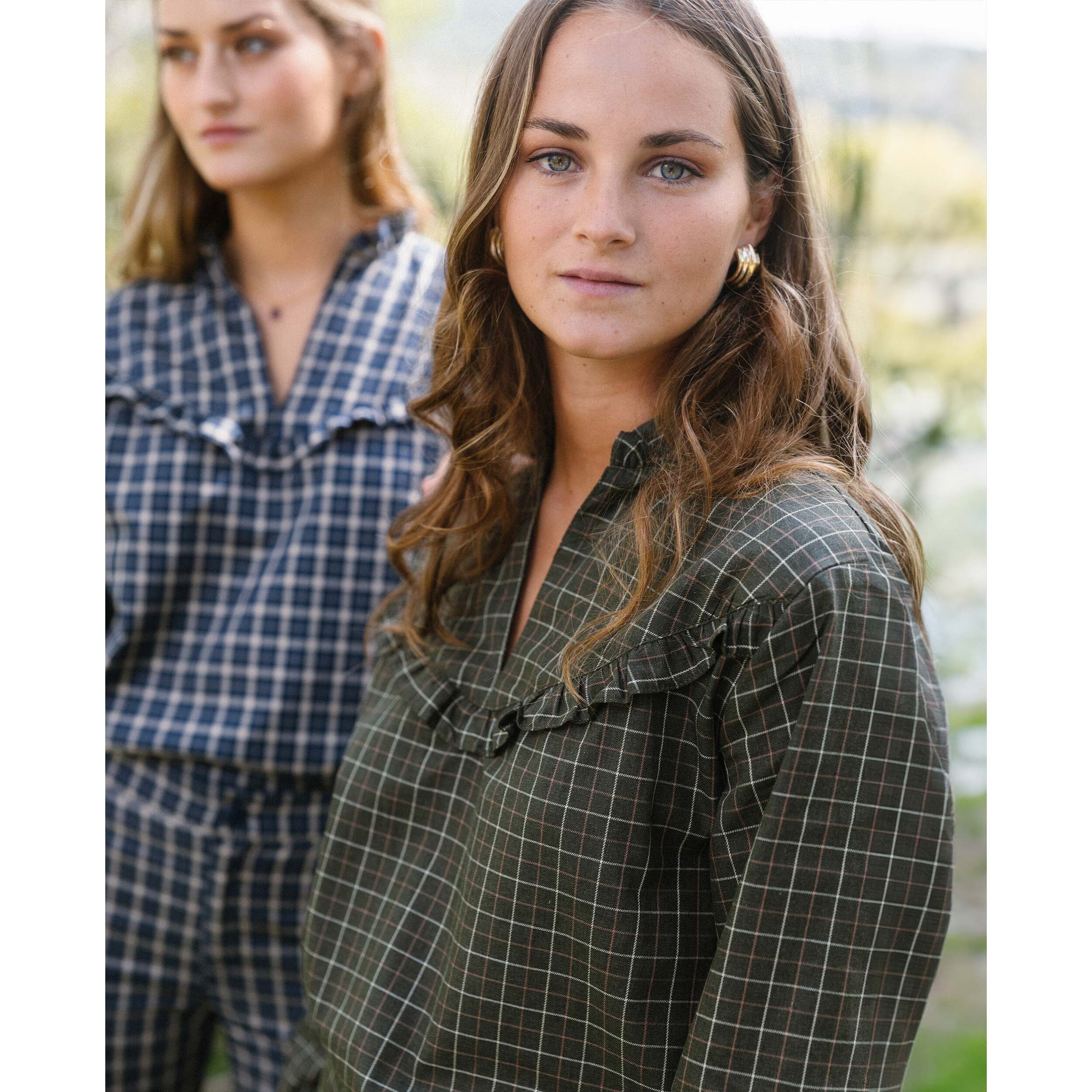 Blusa de manga larga con volantes