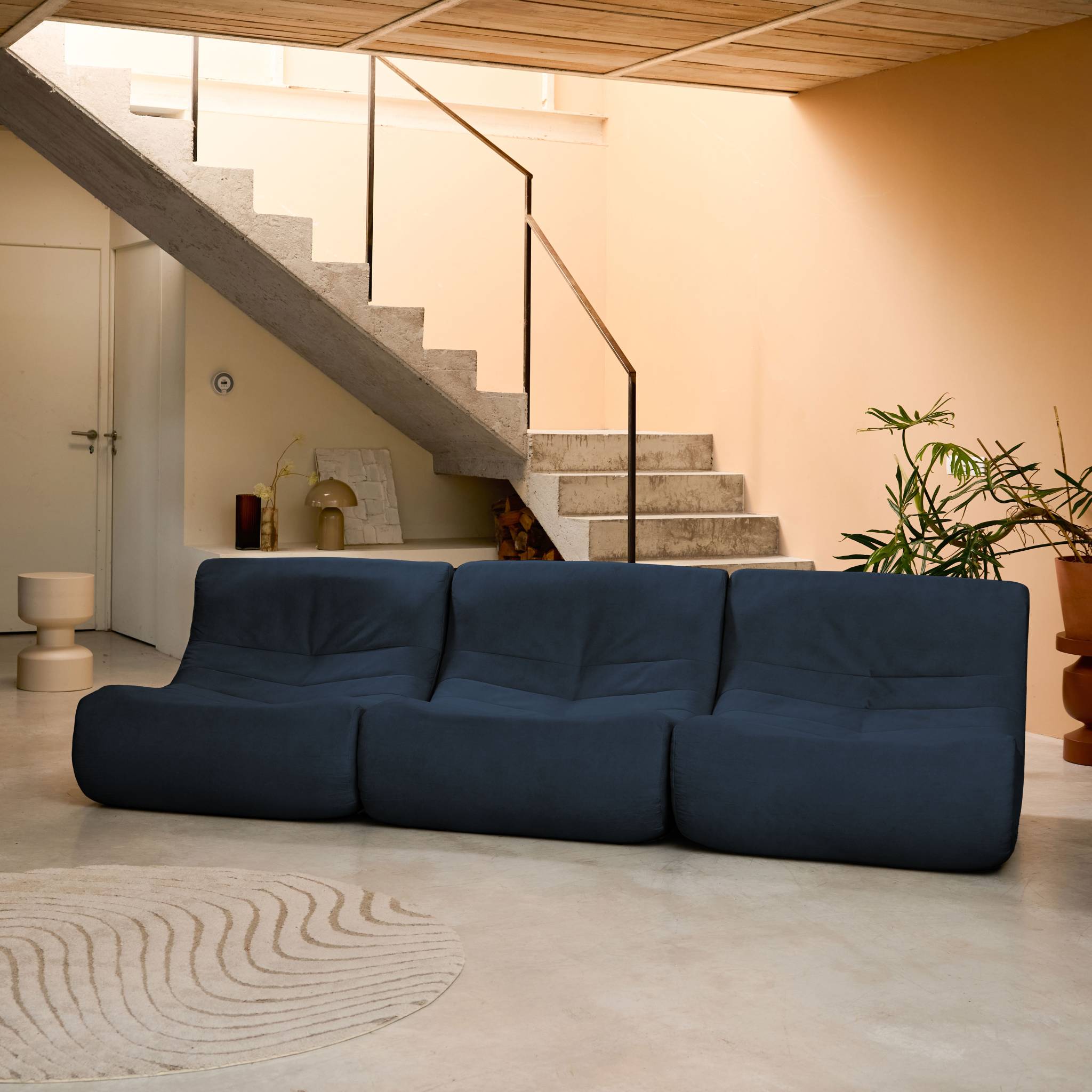 Fauteuil chauffeuse en velours style contemporain 3 places bleu foncé