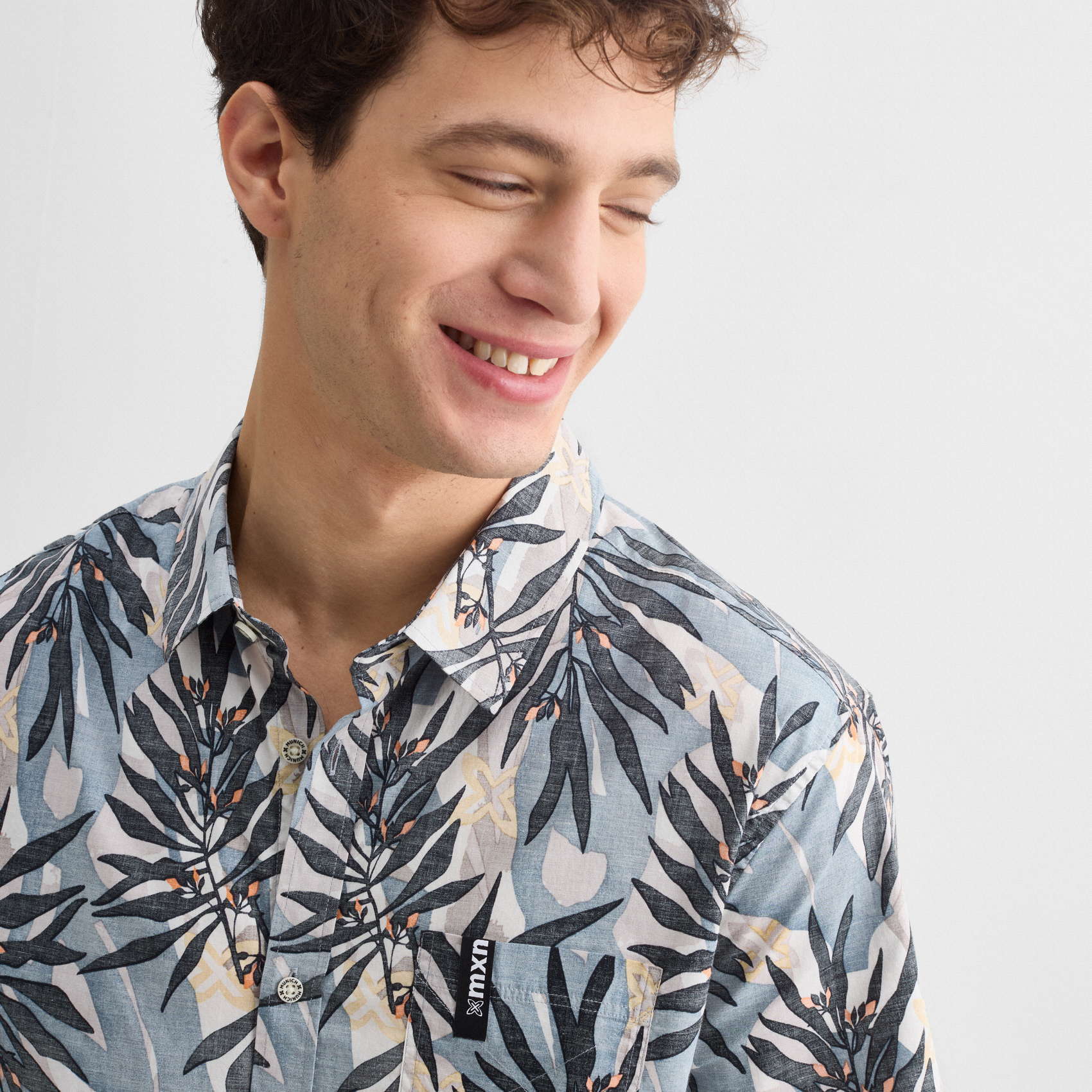 Camisa MUNICH Guayaba streetwear de algodón-spandex estampado exótico