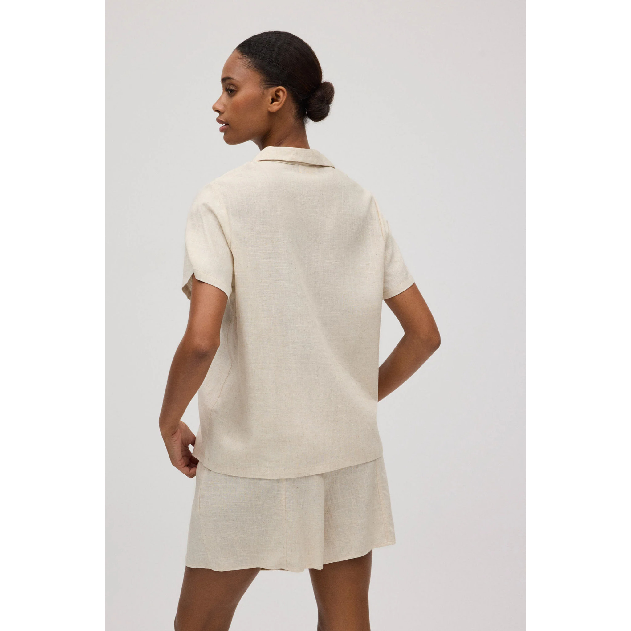 camicia di lino a maniche corte