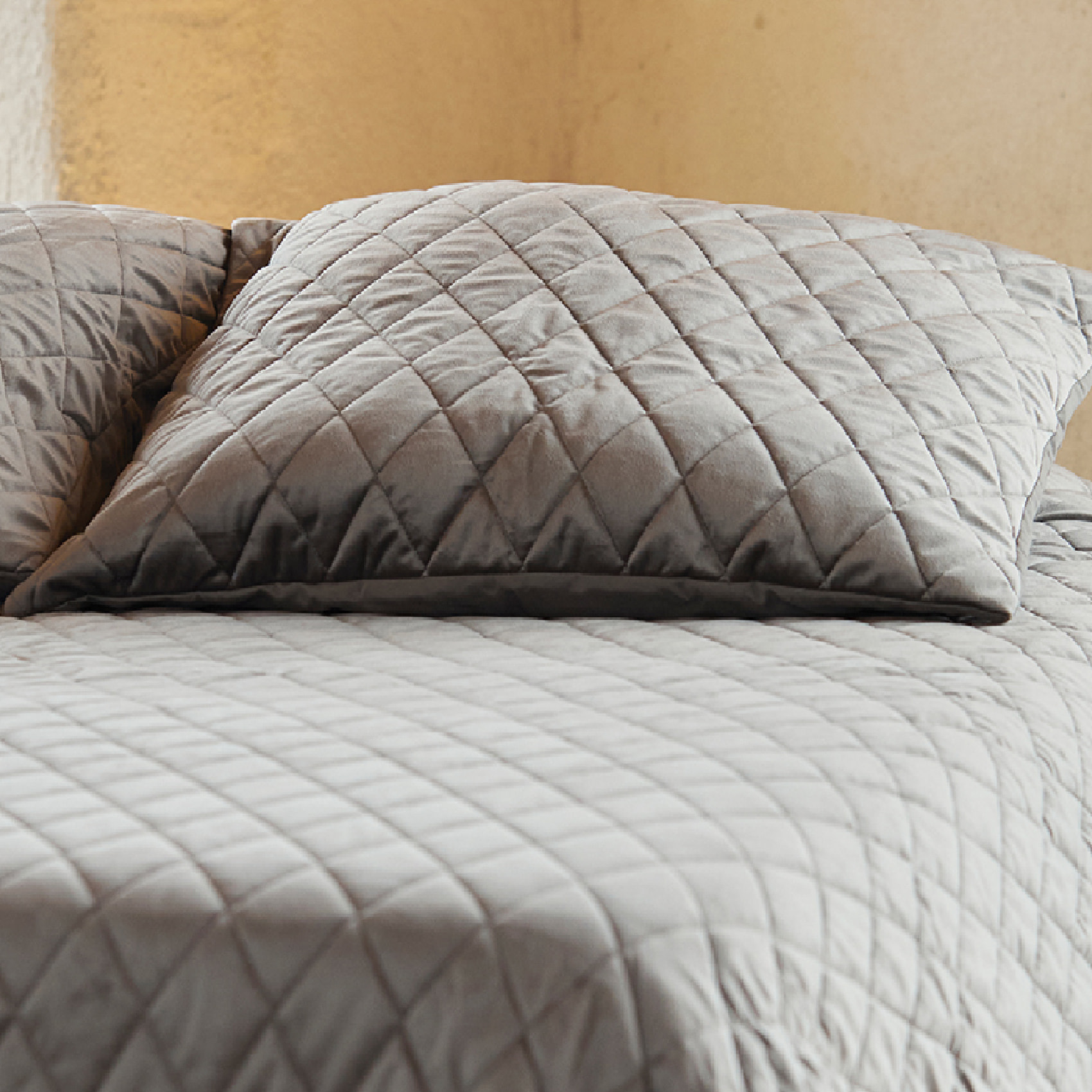 Couvre-Lit et Taies d'Oreiller en Velours Matelassé - Gris