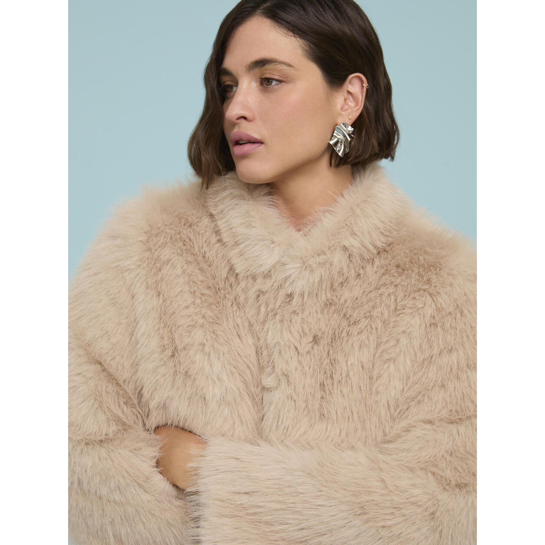 Fiorella Rubino - Giacca corta effetto peluche con collo - Beige