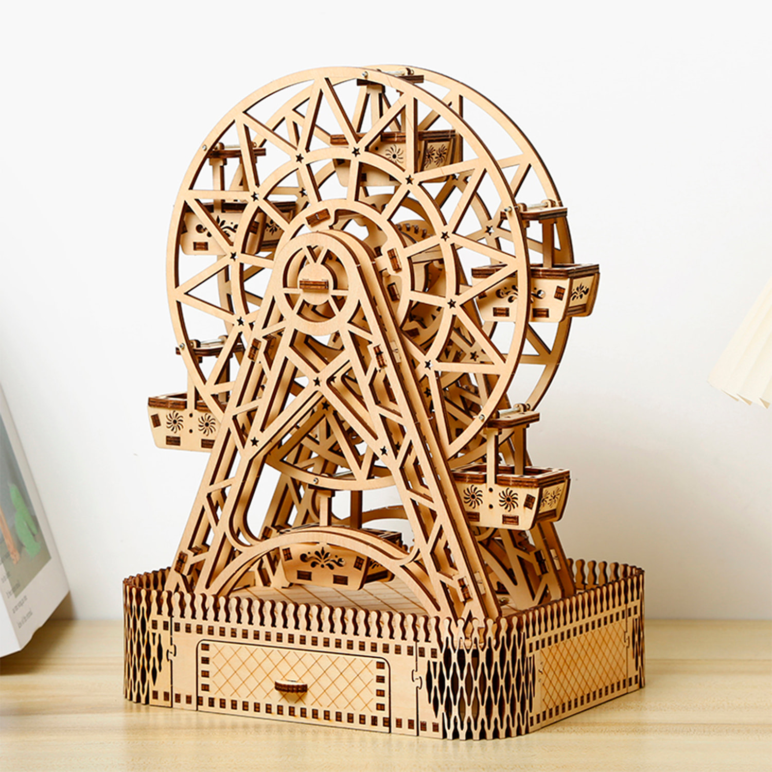 Modello in Legno 3D, design della Ruota Panoramica con movimento meccanico e musica. 207 pezzi.