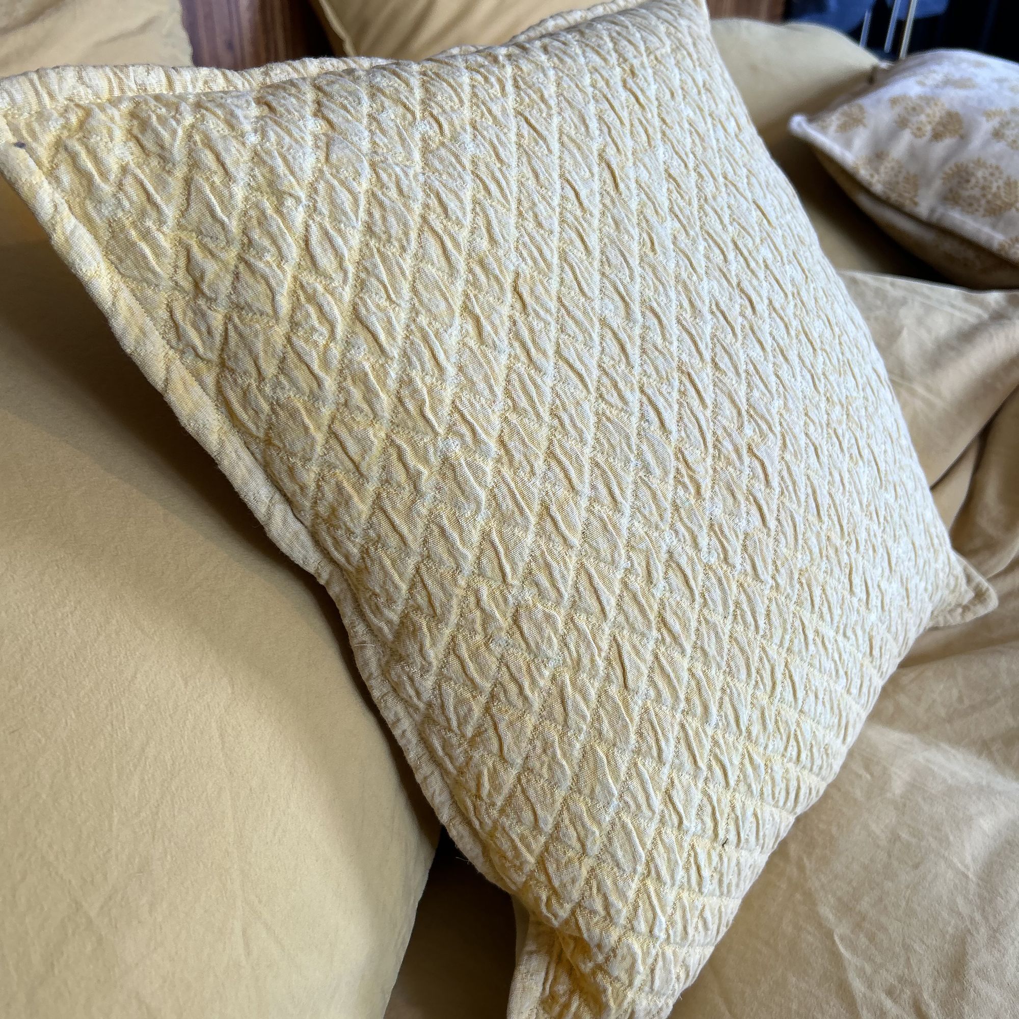 Coussin en coton à motif jaune 45cm  GALI