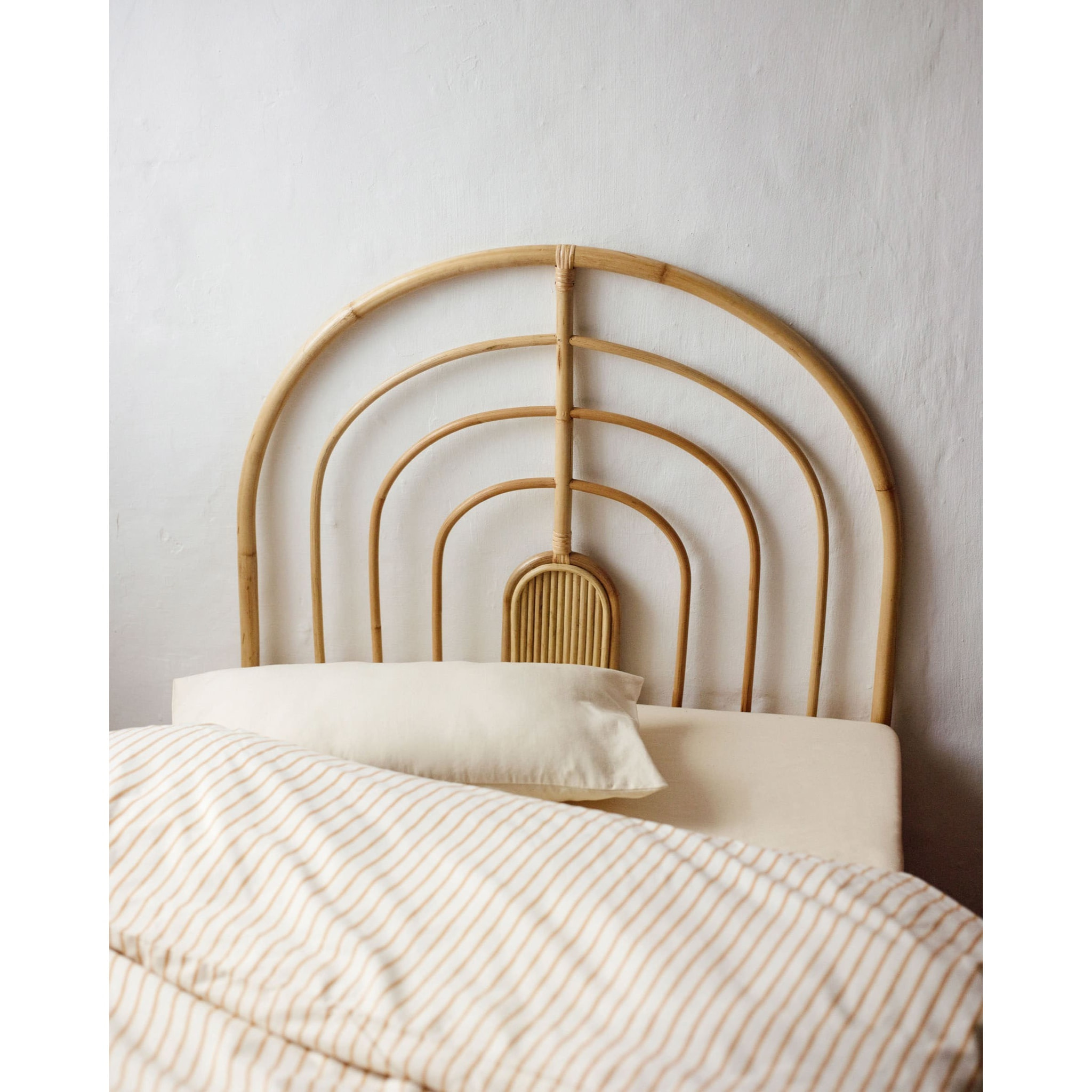 Kave Home - Testiera Sundberg in rattan finitura naturale per letto da 90 cm