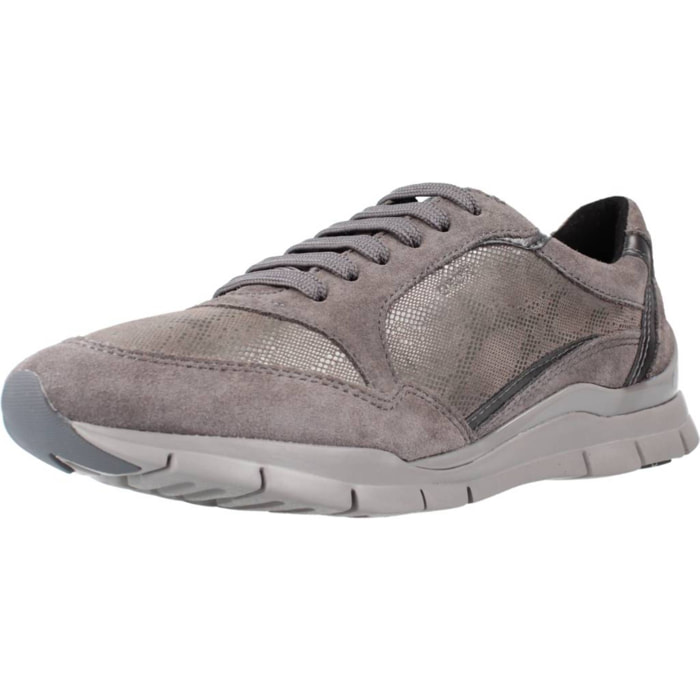 Sneakers de  Mujer de la marca GEOX  modelo D SUKIE B GRIS