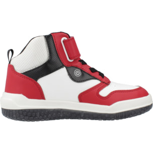 Zapatillas Niño de la marca GEOX  modelo J BUZZERLIGHT BOY ROJO