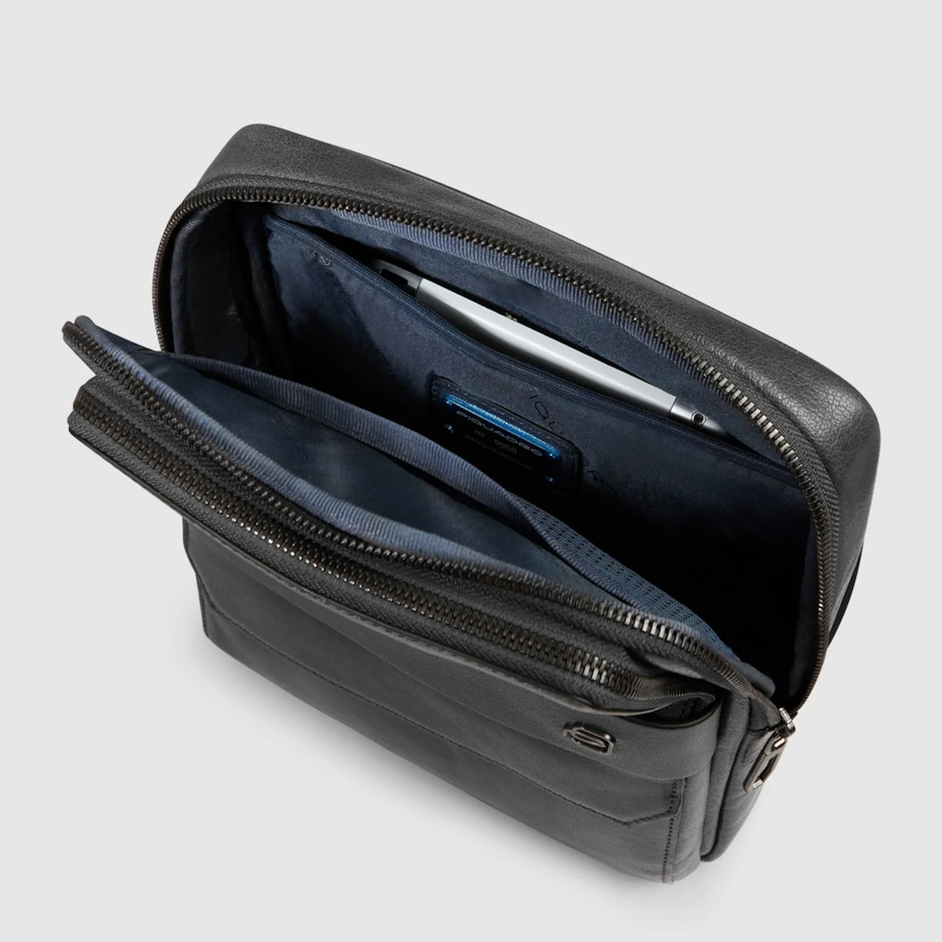 Piquadro Borsello in pelle porta iPad® con protezione RFID