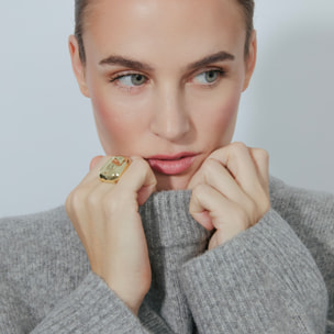 Anillo acabado en oro amarillo de 18K