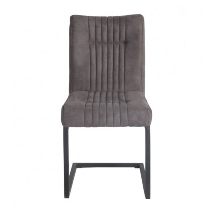 Chaise en velours avec piètement en métal noir - ATELIER