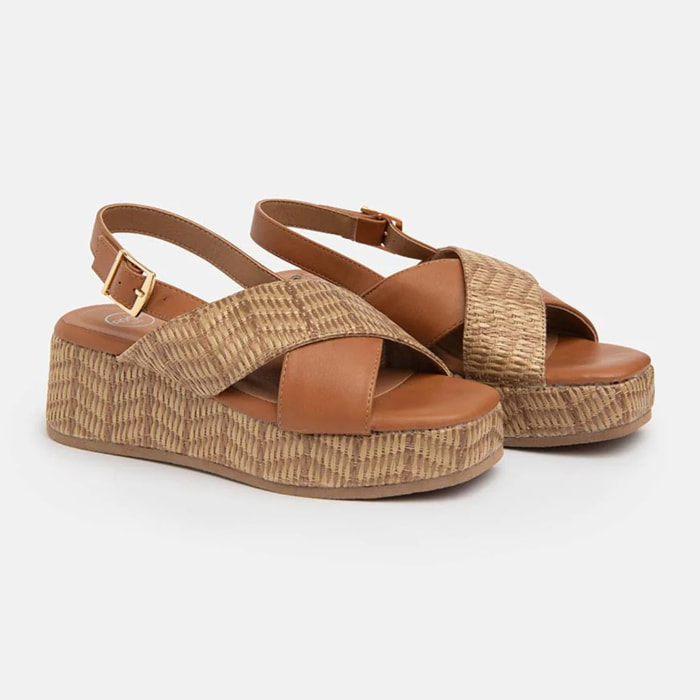 Sandalo con fascia incrociata in paglia e cinturino - CAMMELLO