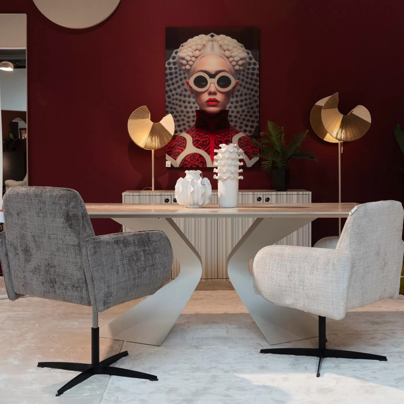 Chaise avec accoudoirs pivotante Tabea marron Kare Design