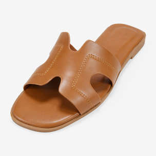 Sandalias planas marrones destalonadas