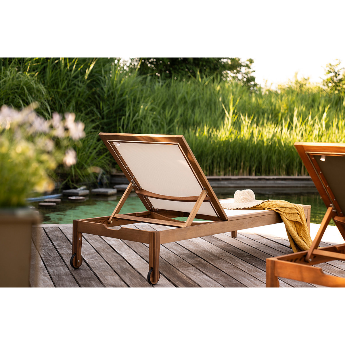 Bains de soleil blanc et bois massif (lot de 2) NAVEEN
