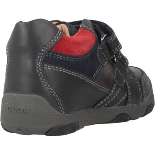 Zapatos Niño de la marca GEOX  modelo B NEW BALU BOY GRIS