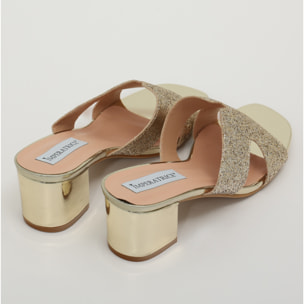 Sandali in simil pelle con tacco comodo e fascia brillantinata