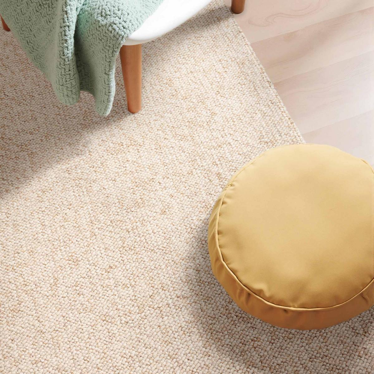 Tapis salon, motif faux uni, poils ras, look chaleureux, entretien